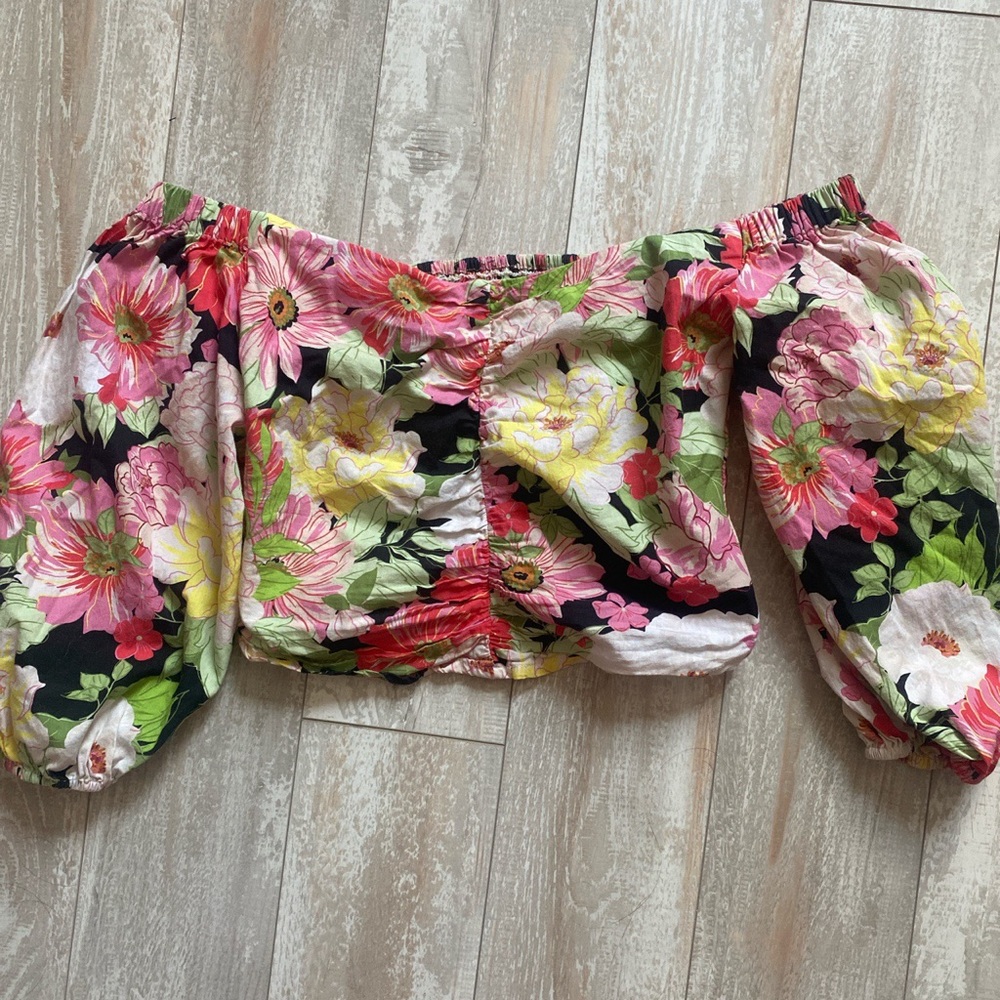 Zara Floral off the shoulder crop